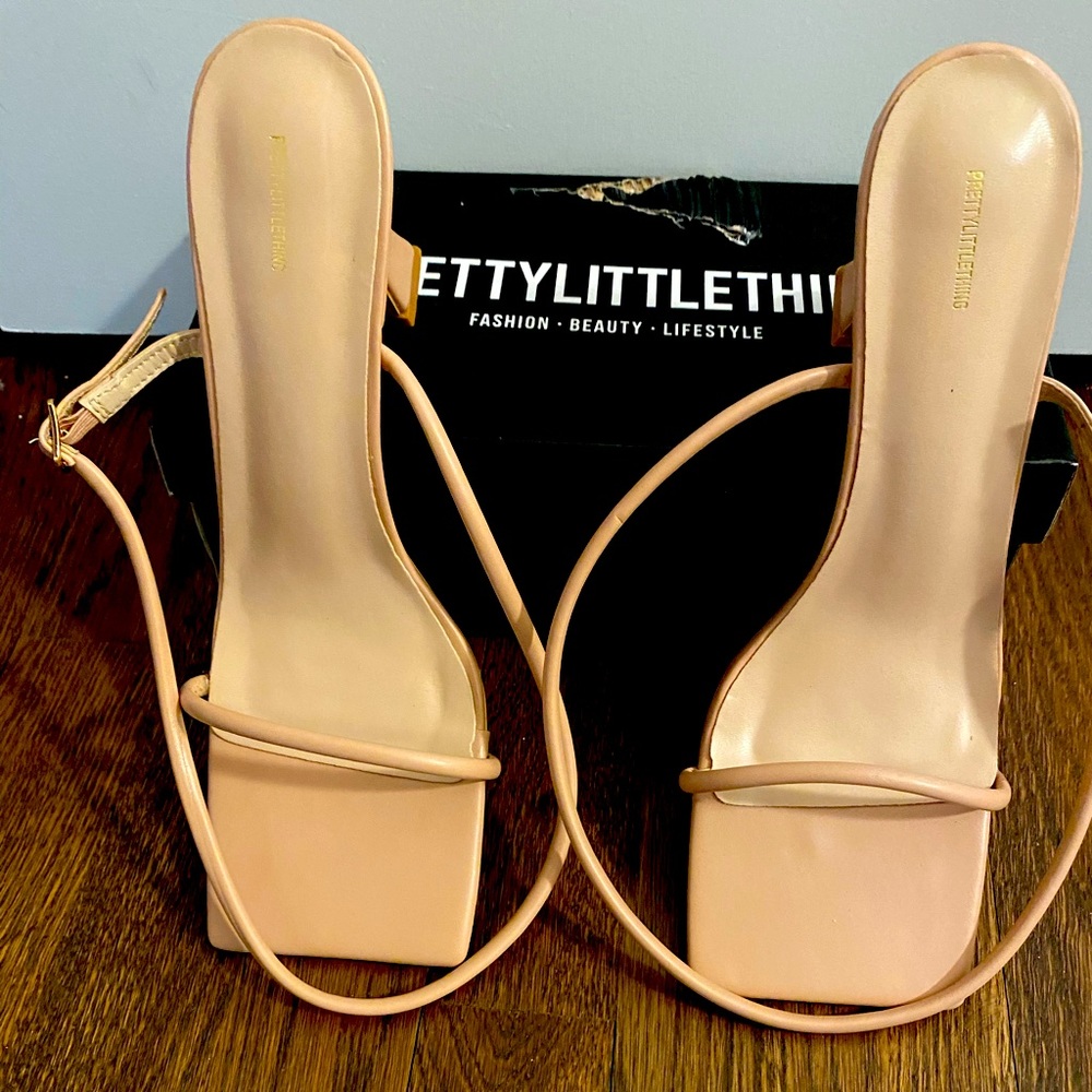 Nude PrettyLittleThing Cross Strap Sandals! Worn 1hr, Includes Box! US9/EU7